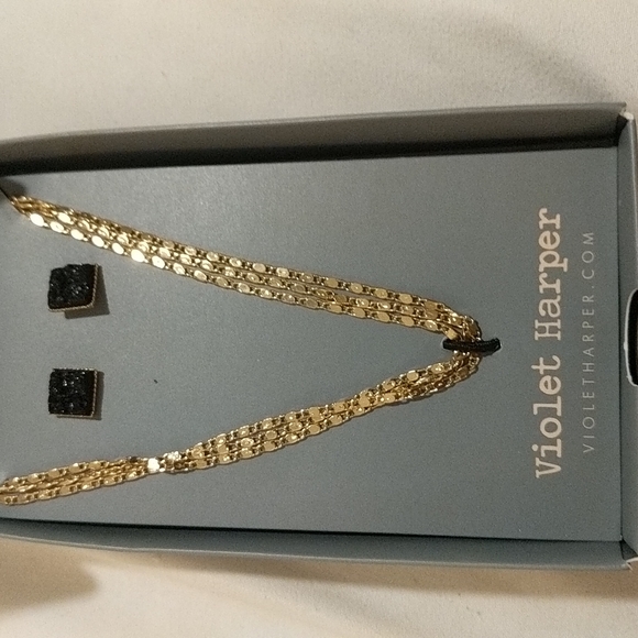 Violet Harper necklace and Earrings set - Picture 2 of 2